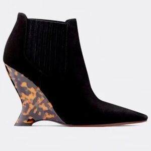 Christian Dior Tortoise Shell Wedge Ankle Boots – Size 38.5